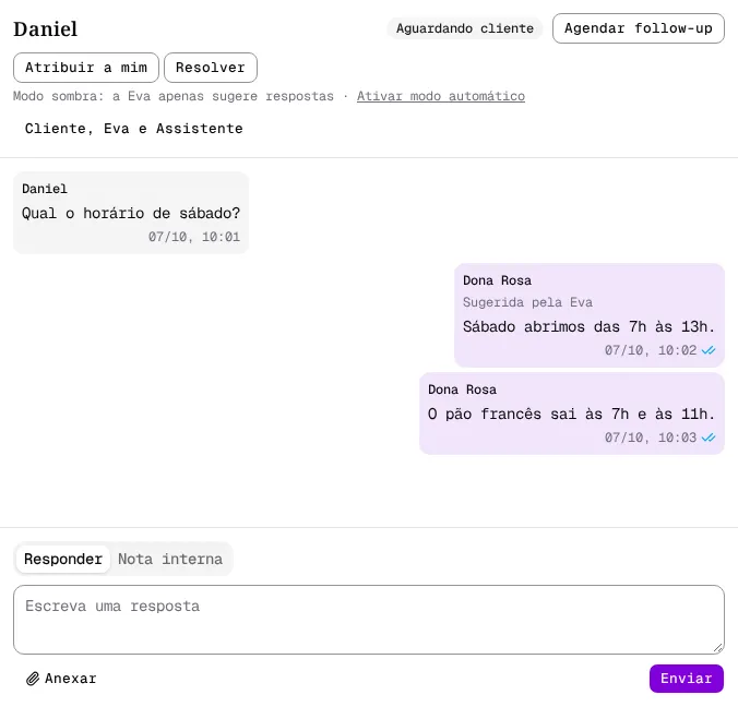 Conversa com Daniel e duas mensagens enviadas a partir de uma sugestão, a primeira com a marca Sugerida pela Eva.